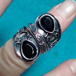 Silvertone black stone ring decorative intricate large